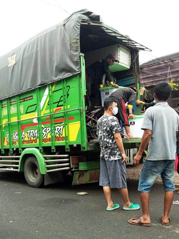 Jangan Biarkan Panas Mengganggu! AC Truk untuk Pengiriman Jarak Jauh Solusinya!